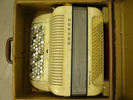 Haitari Hohner Norma 15  salkussa