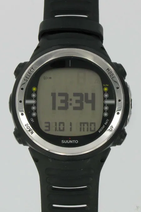 Rannetietokone Suunto D4