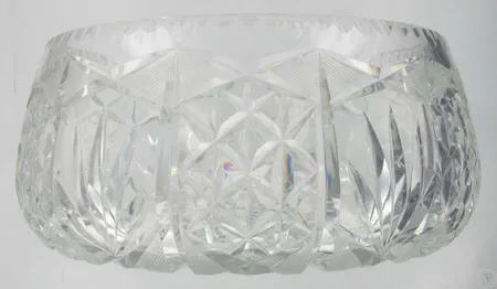Kristallimaljakko pohjassa pieniä naarmuja, korkeus 12cm, leveys 26cm