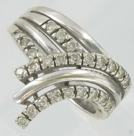 Timanttisormus 25xn.0.01ct, kaivertamaton, koko 17½, 585vk, paino 6,7g Vikt: 6,7 g