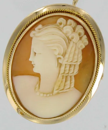 Camerintakoru lenkillä, valmistettu 1951, Suomi, koko 34X26mm, 585br, paino 10,8g Vikt: 10,8 g