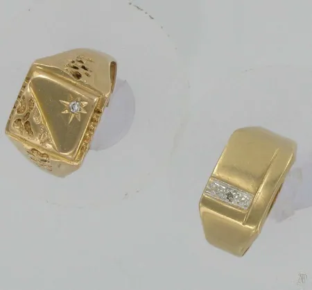 2 Kantasormusta timantilla 1xn.0,03ct 1xn.0,005ct, viallisia, 585, paino 9,0g Vikt: 9   g