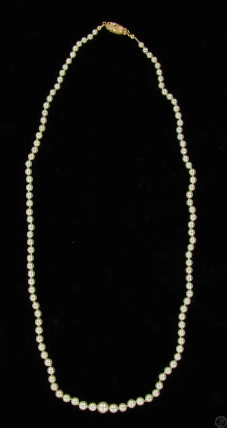 Helminauha, vaatii uudelleen punonnan, pituus 52,0cm, lukko timanteilla 6xn.0.01ct 750