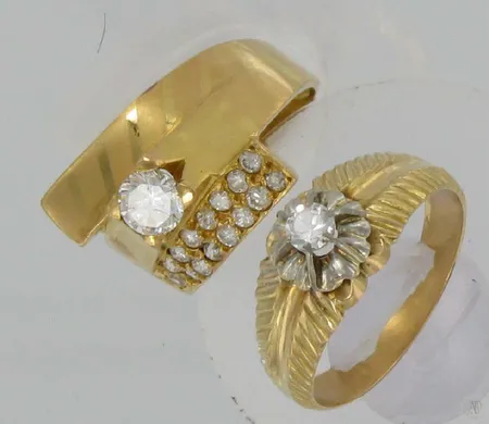 2 Kivisormusta, toinen viallinen, 750br, paino 14,6g Vikt: 14,6 g