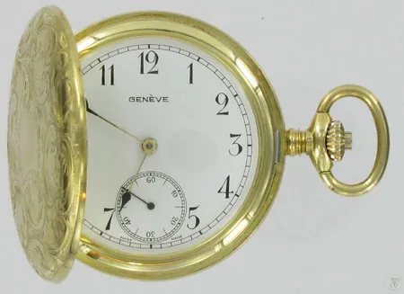Umpikuorinen kultataskukello Geneve, kaivertamaton, 17 kivinen, 585br, paino 64,7g Vikt: 64,7 g