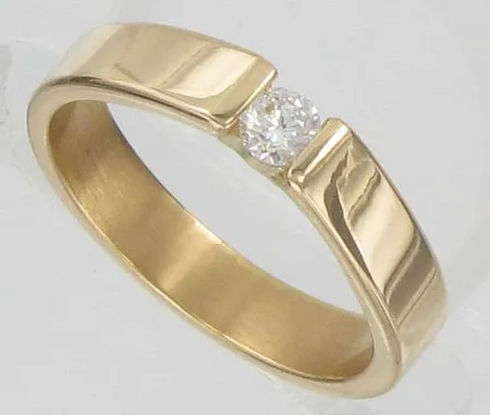 Timanttisormus 1xn.0.16ct, koko 17½, kaivertamaton, 585, paino 5,2g Vikt: 5,2 g