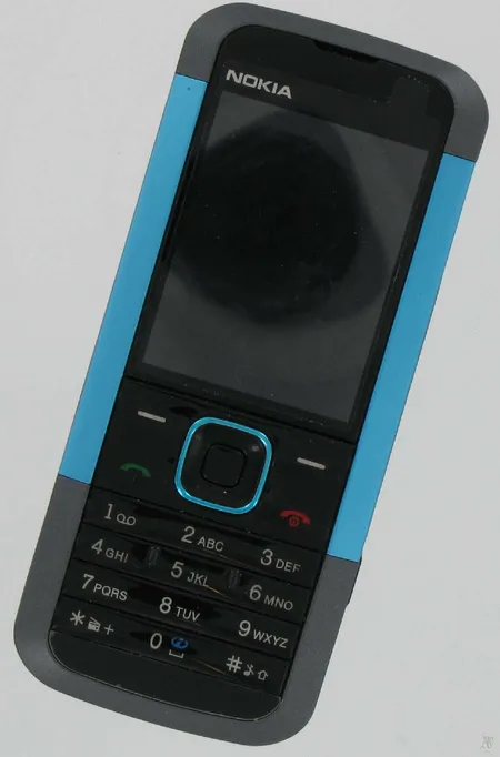 1 Gsm-matkapuhelin Nokia 5000 + Laturi