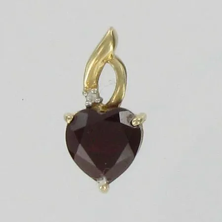 Granaattiriipus, korkeus 1,5cm, 585br, paino 1,2g Vikt: 1,2 g