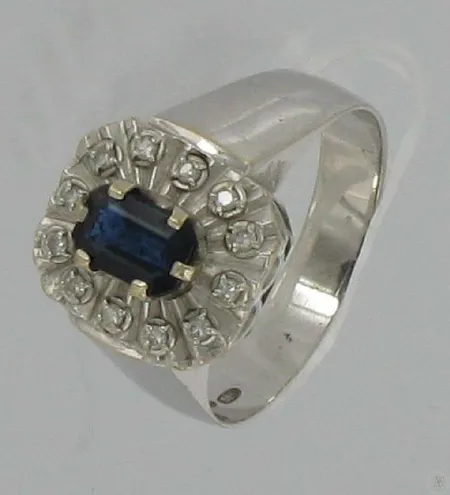 Sinisafiirisormus timanteilla 12xn.0,005ct, kaivertamaton, koko 16½, 585br, paino 4,2g Vikt: 4,2 g