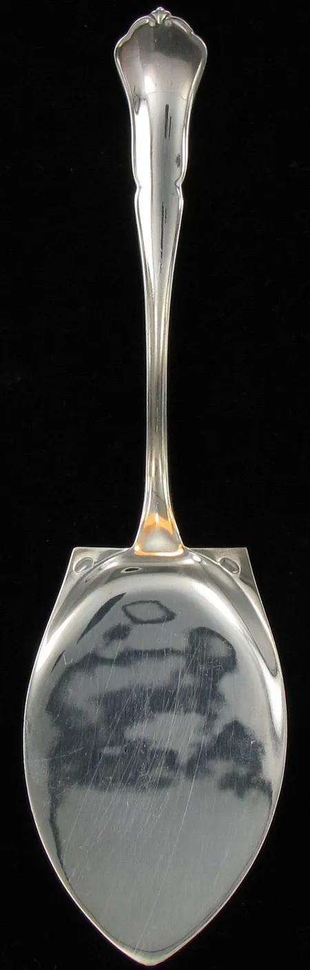 Hopeinen leivoslapio, kaivertamaton, Chippendale, 830, paino 39,7g Vikt: 39,7 g