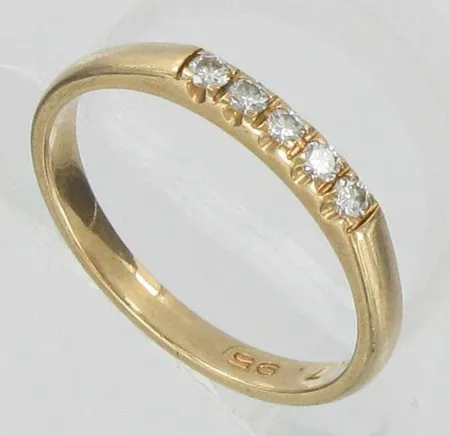 Timanttisormus 5xn.0.03ct, kaiverrettu, koko 18¼, 585, paino 2,7g Vikt: 2,7 g