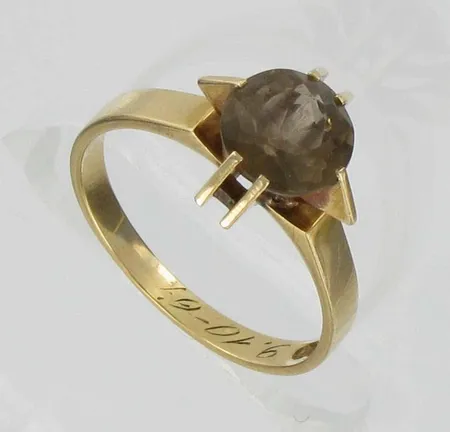 Kivisormus, kaiverrettu, koko 19, 585br, paino 3,6g Vikt: 3,6 g