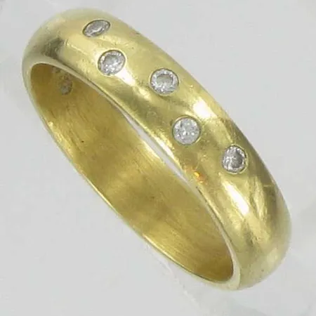 Timanttisormus 5xn.0.02ct, kaiverrettu, koko 16½, 750, paino 4,8g Vikt: 4,8 g