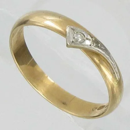 Timanttisormus 1xn.0.005ct ja 1xn.0.02ct, kaivertamaton, koko 17, 585, paino 2,0g Vikt: 2   g
