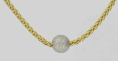 Kaulaketju kultahelmellä, pituus 43cm, 585, paino 3,7g Vikt: 3,7 g
