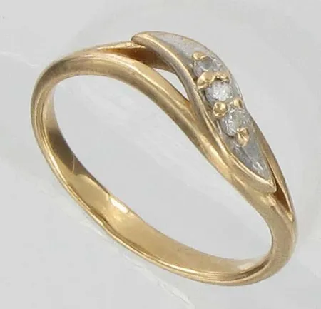Timanttisormus 3xn.0.02ct, kaivertamaton, koko 15¾, 585, paino 1,9g Vikt: 1,9 g