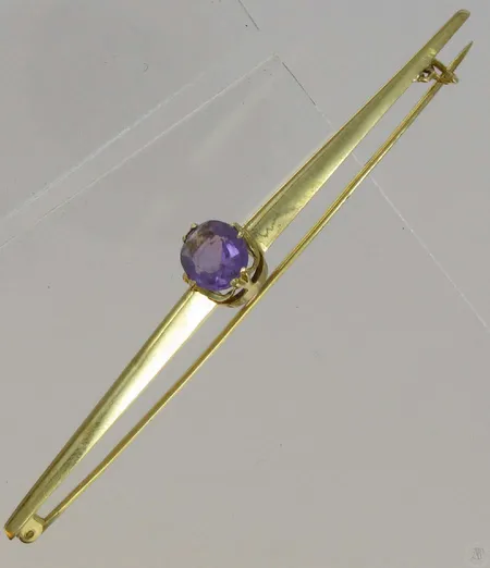 Rintakoru kivellä, kaivertamaton, 585br, paino 2,8g Vikt: 2,8 g
