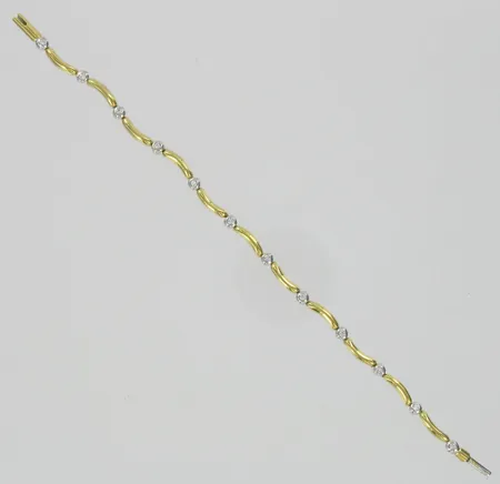 Timanttirannekoru 12xn.0.02ct, pituus 18,5cm, 750, paino 11,1g Vikt: 11,1 g