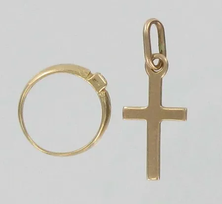 Kastesormus timantilla 1xn.0.005ct, kaivertamaton ja ristiriipus, 585, paino 1,2g Vikt: 1,2 g