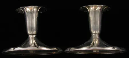 Kynttilänjalat, korkeus 7,0cm, 813br, paino 259,1g Vikt: 259,1 g