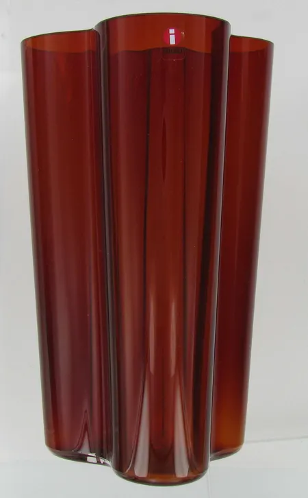 Aalto maljakko 201mm, punainen, Iittala.Ainoastaan nouto myymälästä! Vikt: 30   g