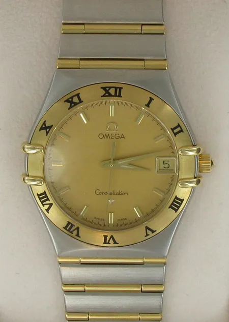 Miesten teräskultarannekello Omega Constellation quartz, kaiverrettu, laatikko, ohjekirja ja takuutodistus