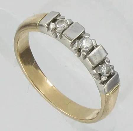Timanttisormus 3xn.0.03ct, kaivertamaton, koko 17, 585, paino 3,3g Vikt: 3,3 g