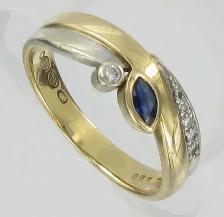 Sinisafiirisormus timanteilla 1xn.0.02ct ja 5xn.0.005ct, kaivertamaton, koko 17½, 585br, paino 3,1g Vikt: 3,1 g