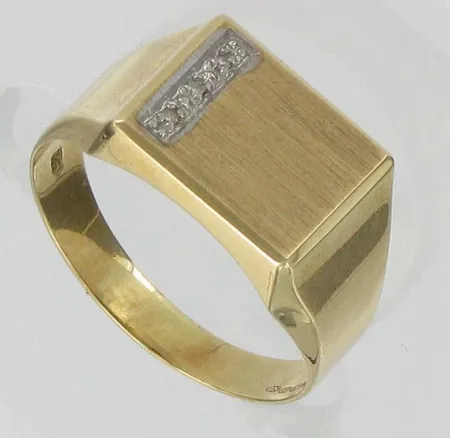 Kantasormus timanteilla 3xn.0.005ct, kaivertamaton, koko 20¼, 585, paino 3,2g Vikt: 3,2 g