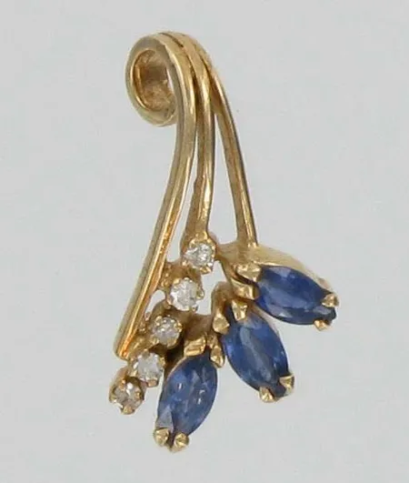 Kiviriipus timanteilla 5xn.0.02ct, korkeus 2,4cm, 585br, paino 2,5g Vikt: 2,5 g