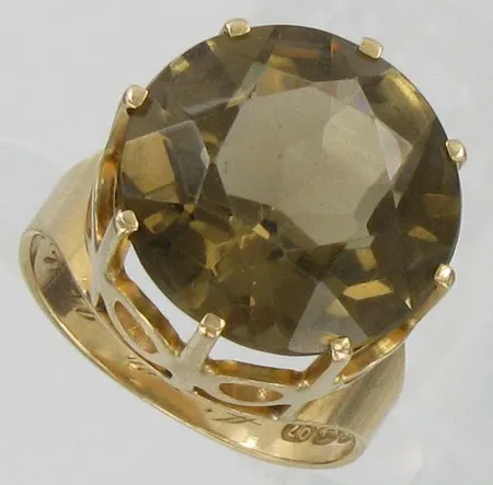 Kivisormus, kaiverrettu koko 17¾, 585br, paino 6,9g Vikt: 6,9 g