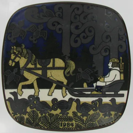 Vuosilautanen Arabia 1984 design R. Uosikkinen
Ainoastaan nouto myymälästä!