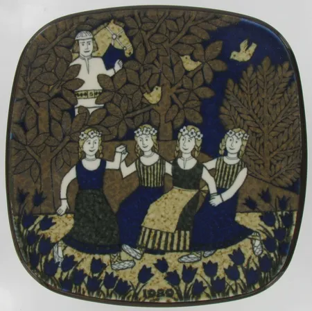 Vuosilautanen Arabia 1989 design R. Uosikkinen
Ainoastaan nouto myymälästä!