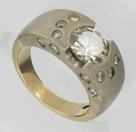 Timanttisormus 1xn.2.1 4xn.0.05 10xn.0.03ct, kaivertamaton, koko 17¼, 585, paino 9,6g Vikt: 9,6 g