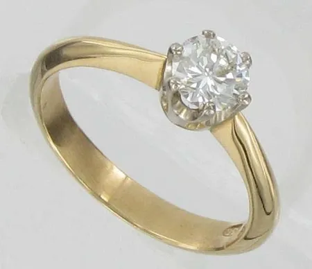 Timanttisormus 1xn.0.58ct, kaivertamaton, koko 16¾, 750, paino 3,4g Vikt: 3,4 g