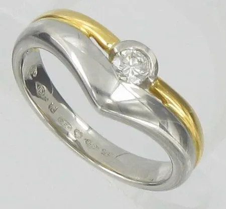 Timanttisormus 1xn.0.15ct, kaivertamaton, koko 16½, 750/PT, paino 4,5g Vikt: 4,5 g