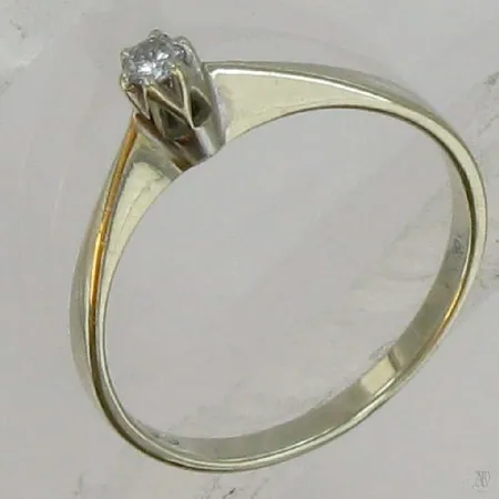 Timanttisormus 1xn.0,05ct, kaivertamaton, koko 16½, 585vk, paino 1,3g Vikt: 1,3 g
