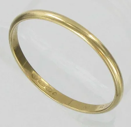 Sileä sormus, kaiverrettu, koko 21½, 750, paino 2,0g Vikt: 2   g