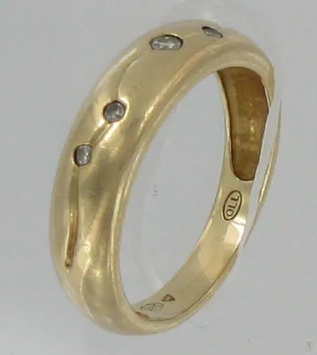 Timanttisormus 1xn.0,03ct 3xn.0,01ct, kaivertamaton, 585, paino 3,1g Vikt: 3,1 g