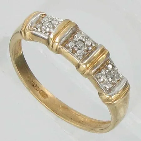 Timanttisormus 3xn.0.005ct, kaivertamaton, koko 16¾, 585, paino 2,1g Vikt: 2,1 g