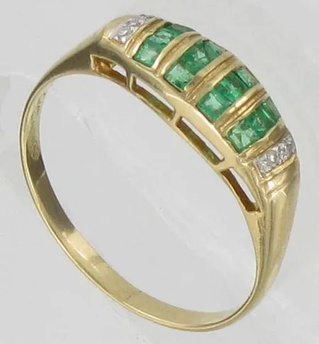 Smaragdisormus timanteilla 4xn.0.005ct, kaivertamaton, koko 17¼, 585br, paino 1,9g Vikt: 1,9 g