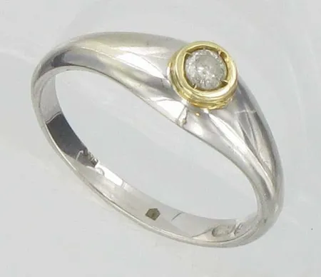 Timanttisormus 1x.0,08ct, kaivertamaton, koko 17½, 585vk, paino 2,4g Vikt: 2,4 g